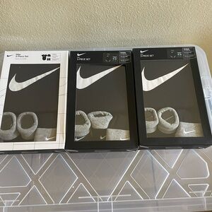 Nike Newborn Set in Black and Gray